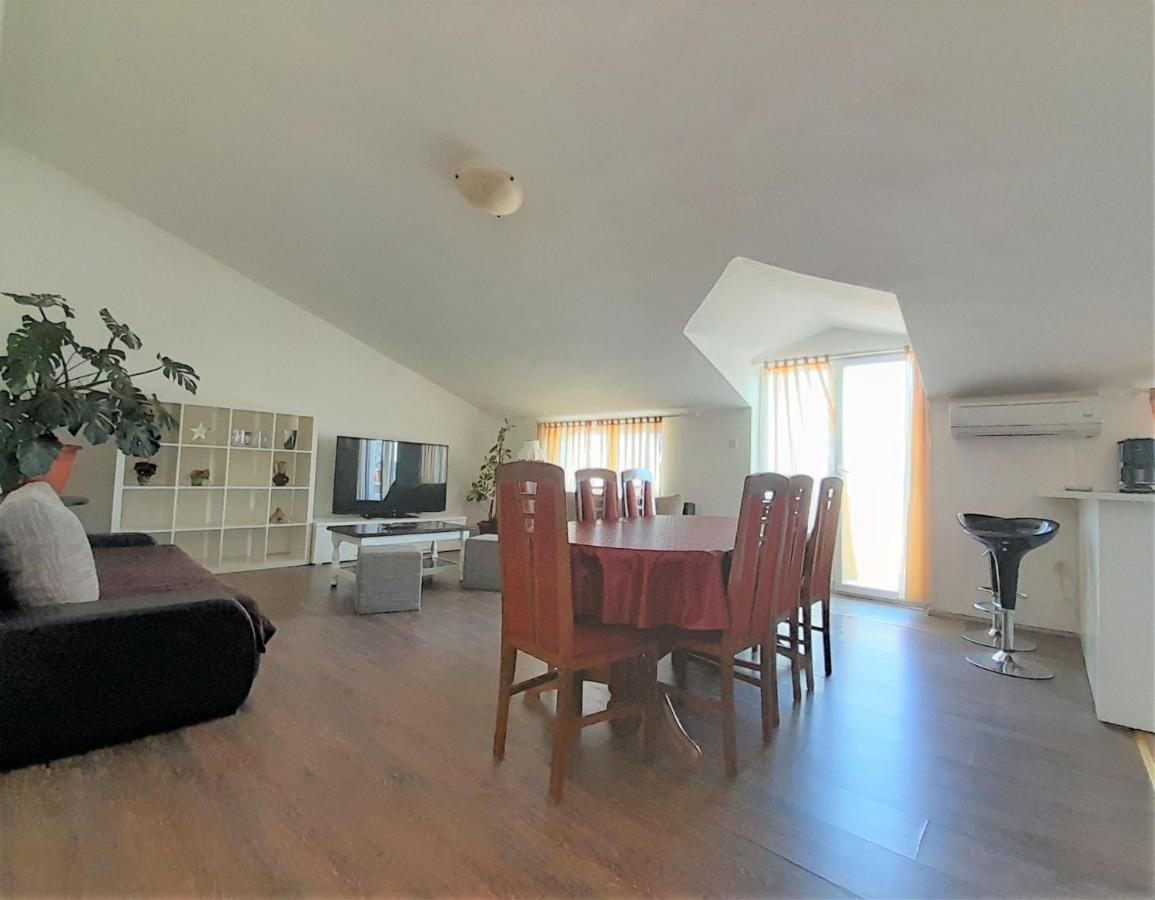 Apartments Nada クルク エクステリア 写真