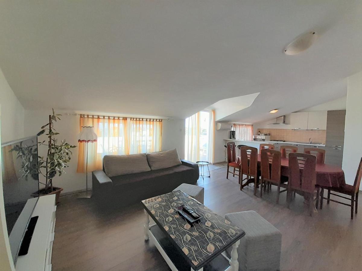 Apartments Nada クルク エクステリア 写真