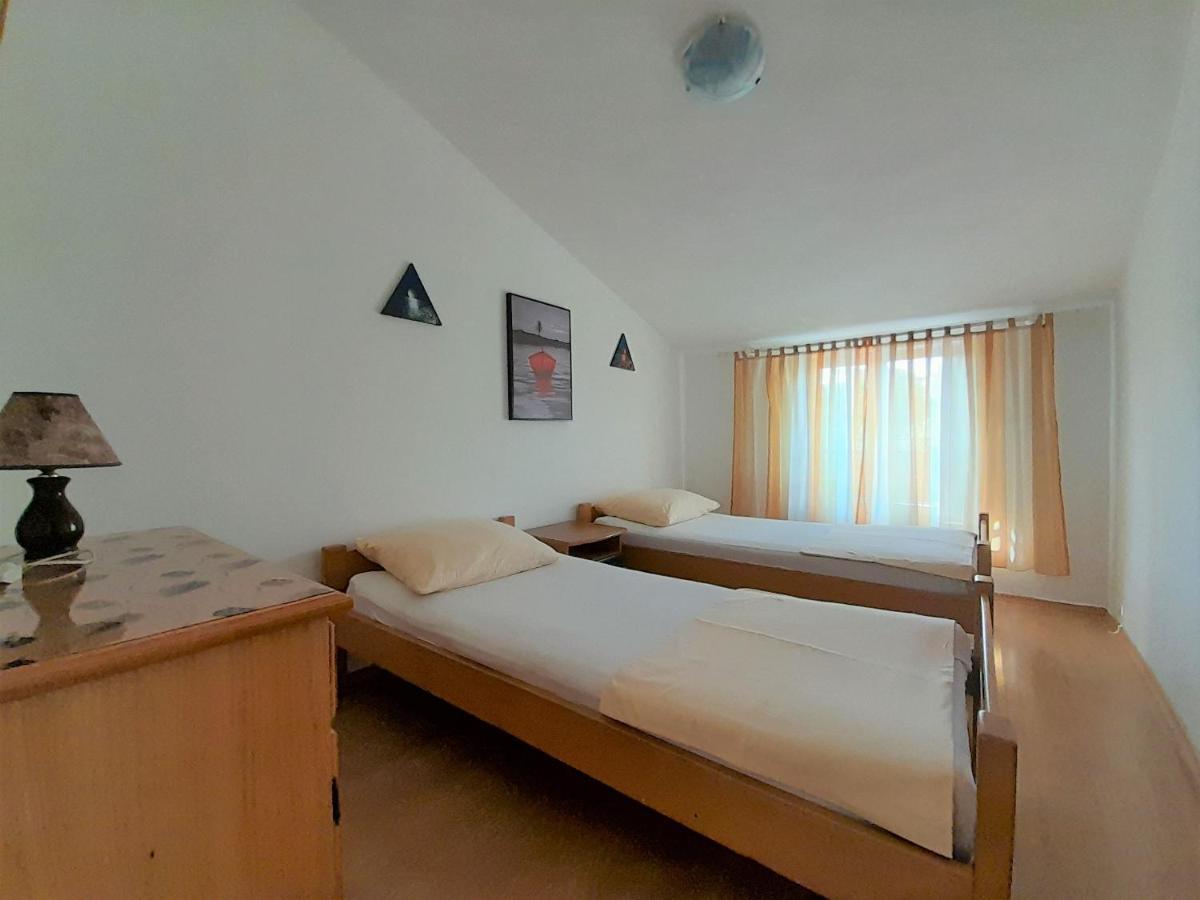 Apartments Nada クルク エクステリア 写真