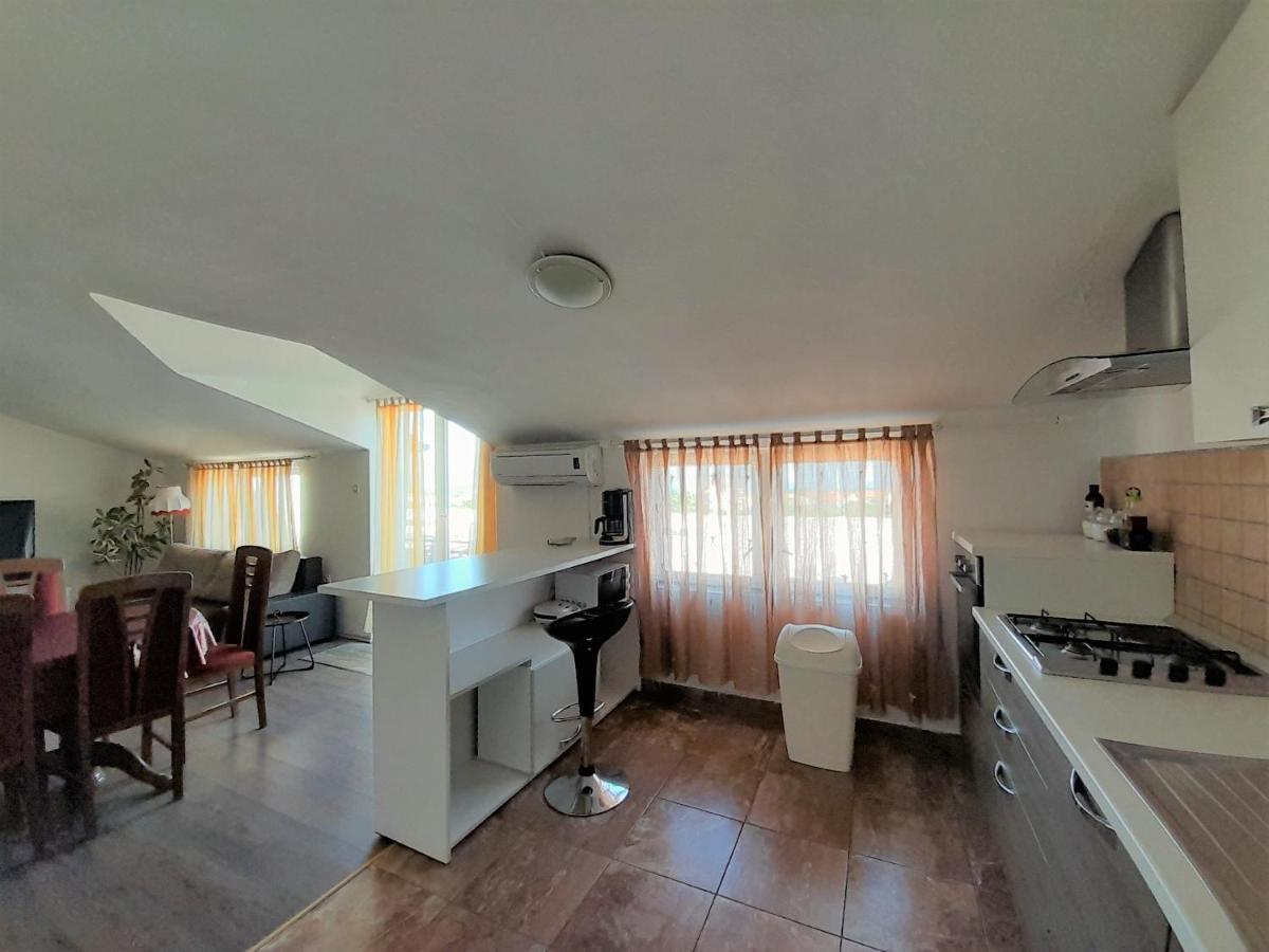 Apartments Nada クルク エクステリア 写真