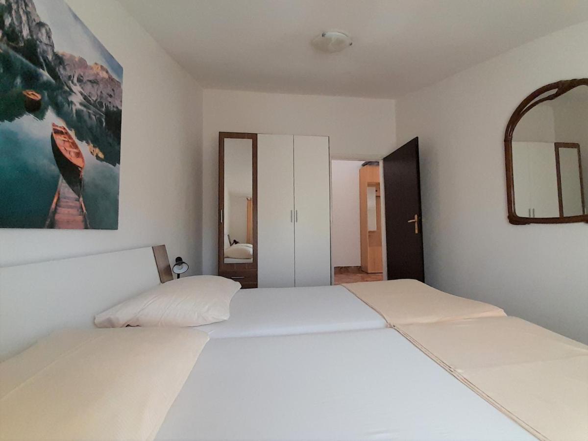 Apartments Nada クルク エクステリア 写真