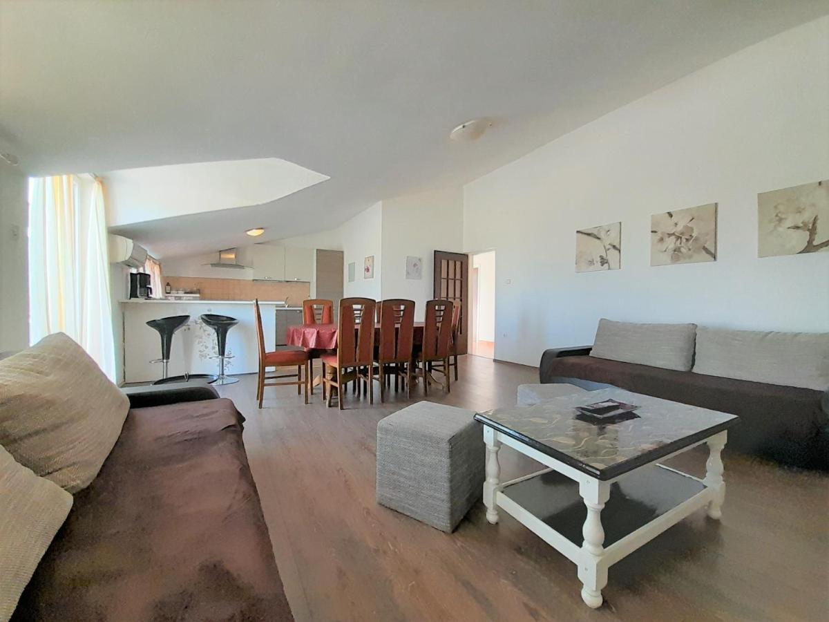 Apartments Nada クルク エクステリア 写真